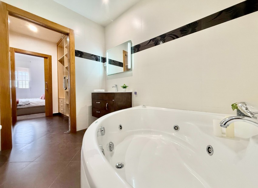 Venta - Chalet -
Los Martínez del Puerto 