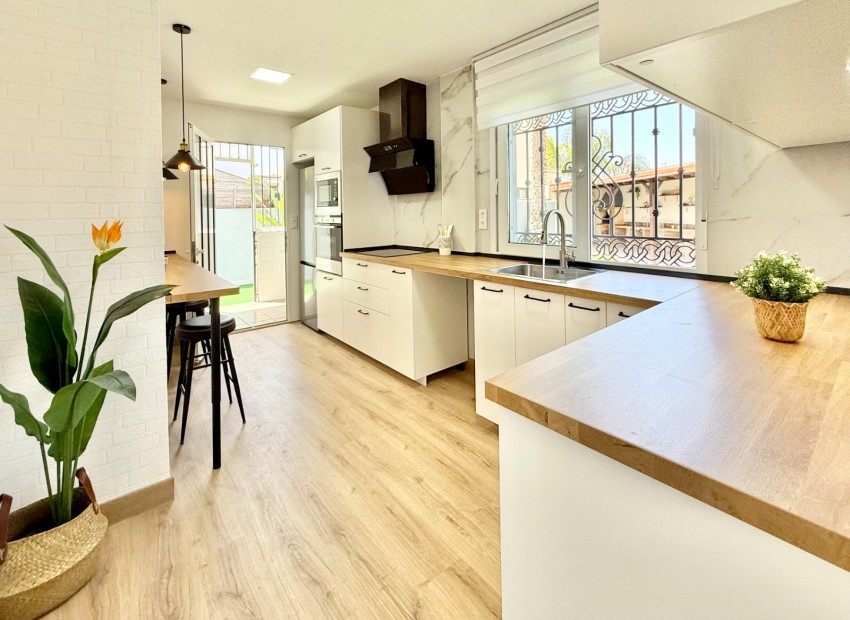 Venta - Chalet -
San Javier - Santiago de la Ribera