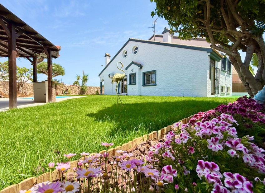 Venta - Chalet -
San Javier - Santiago de la Ribera