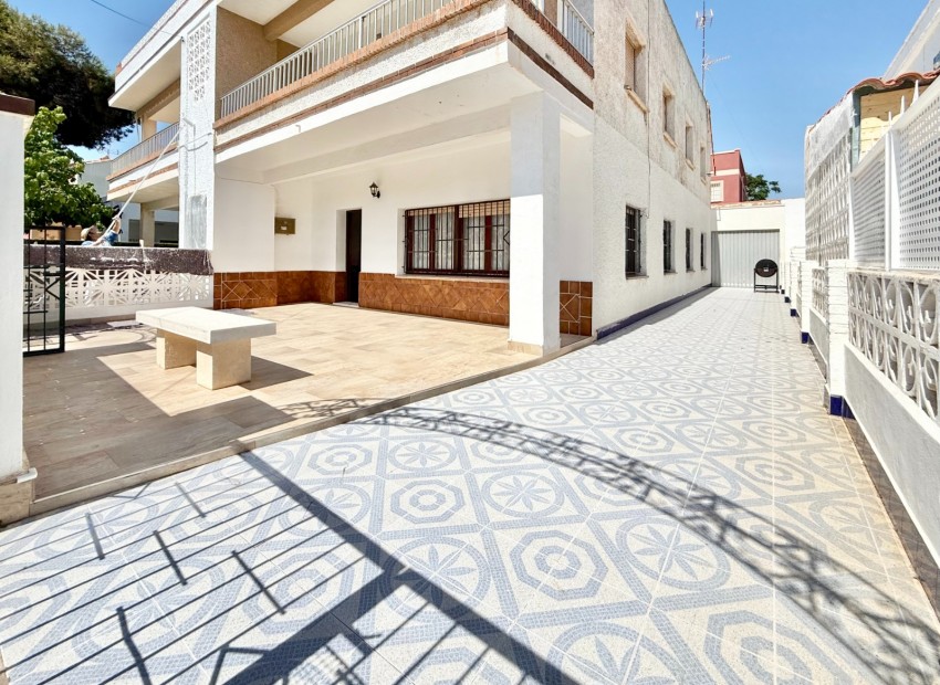Venta - Planta baja -
Pilar de la Horadada - Torre de la Horadada