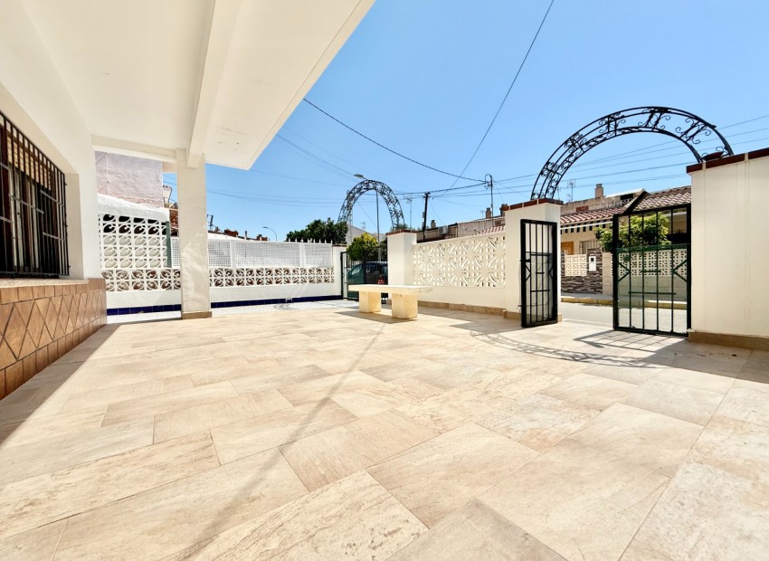 Venta - Planta baja -
Pilar de la Horadada - Torre de la Horadada