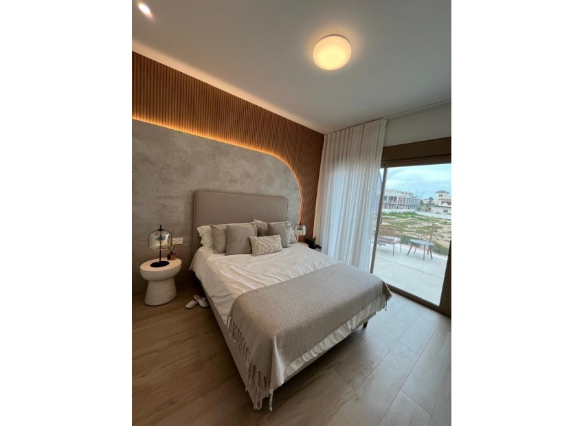 Venta - Villa -
Los Alcázares