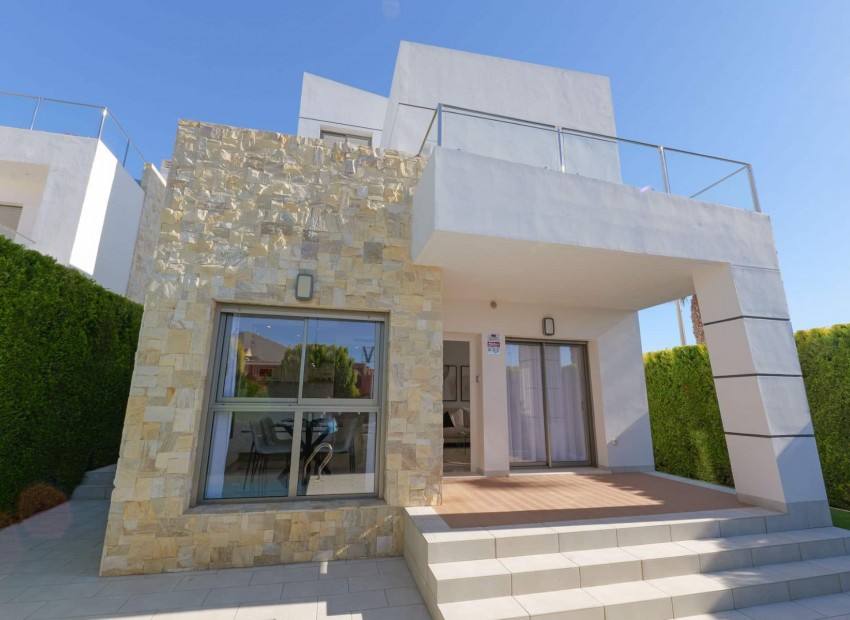 Venta - Villa -
Los Alcázares