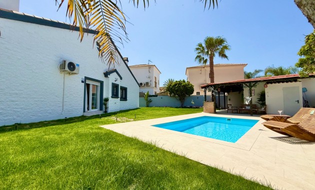 Venta - Chalet -
San Javier - Santiago de la Ribera