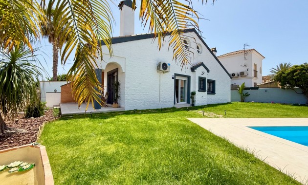 Venta - Chalet -
San Javier - Santiago de la Ribera