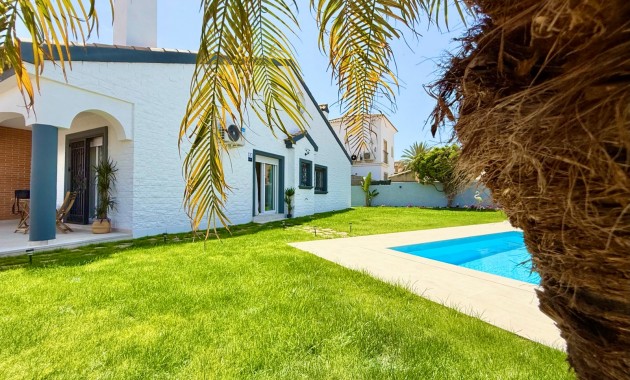 Venta - Chalet -
San Javier - Santiago de la Ribera