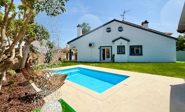 Venta - Chalet -
San Javier - Santiago de la Ribera