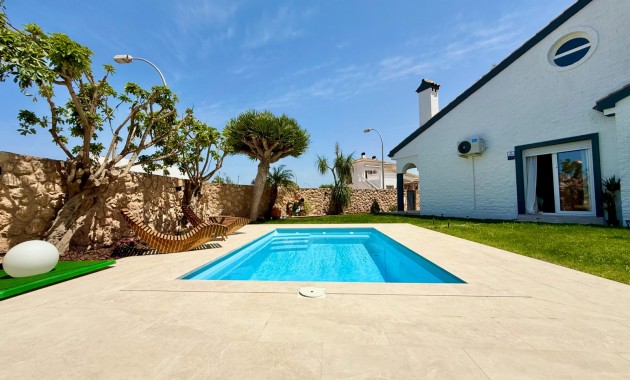 Venta - Chalet -
San Javier - Santiago de la Ribera