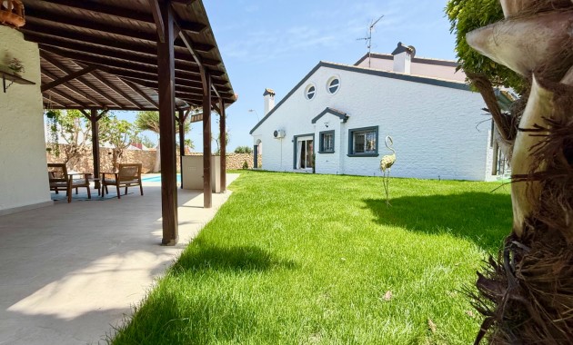 Venta - Chalet -
San Javier - Santiago de la Ribera