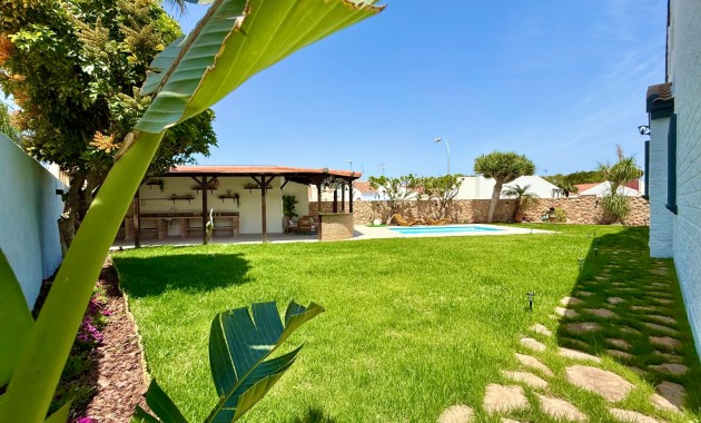Venta - Chalet -
San Javier - Santiago de la Ribera