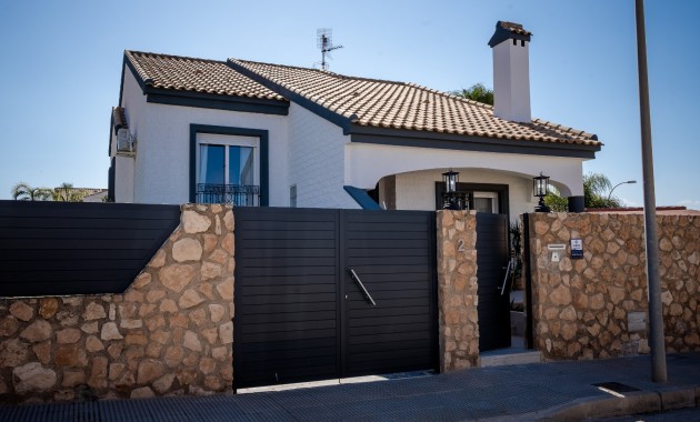 Venta - Chalet -
San Javier - Santiago de la Ribera