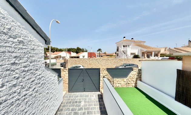 Venta - Chalet -
San Javier - Santiago de la Ribera