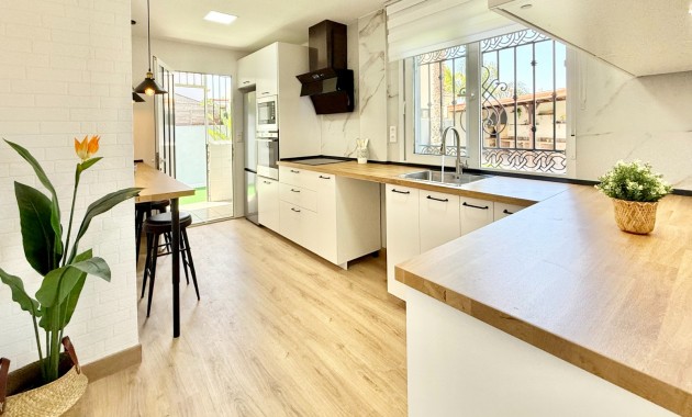 Venta - Chalet -
San Javier - Santiago de la Ribera