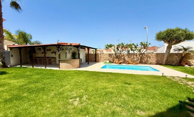 Venta - Chalet -
San Javier - Santiago de la Ribera