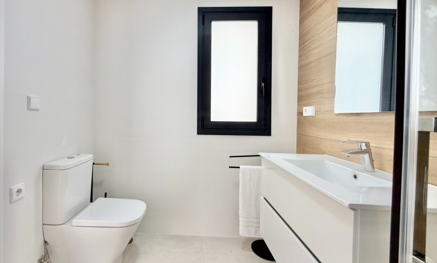 Venta - Chalet -
Cox - Vega Hills