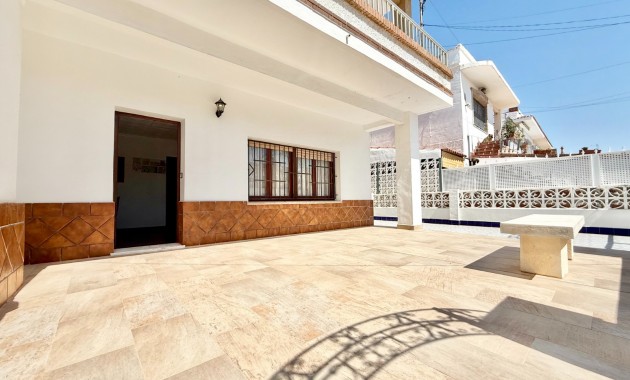 Venta - Planta baja -
Pilar de la Horadada - Torre de la Horadada