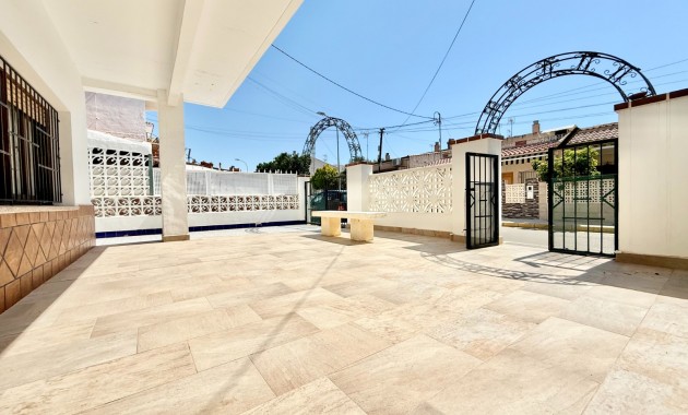 Venta - Planta baja -
Pilar de la Horadada - Torre de la Horadada