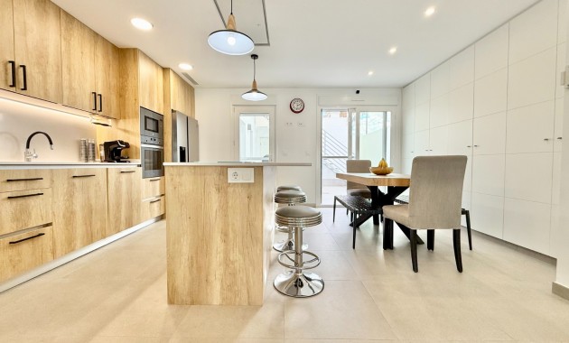 Venta - Planta baja -
AVILESES