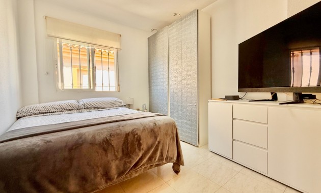 Venta - Chalet -
El Algar 