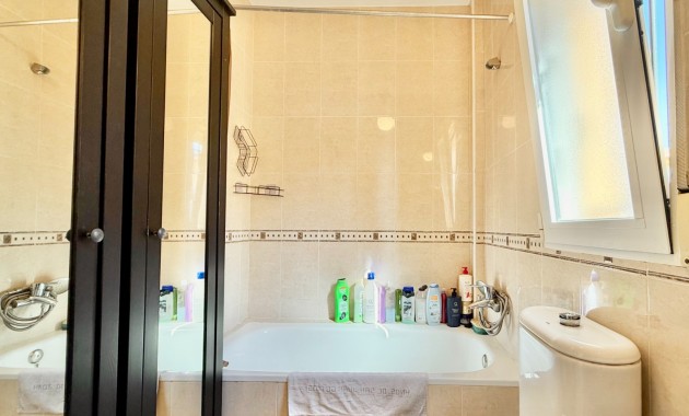 Venta - Chalet -
El Algar 