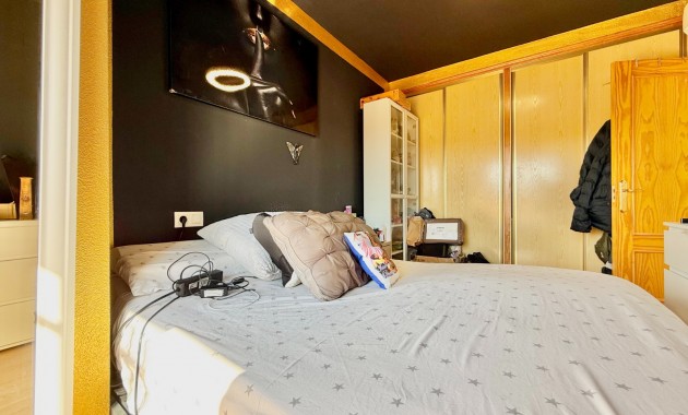 Venta - Chalet -
El Algar 