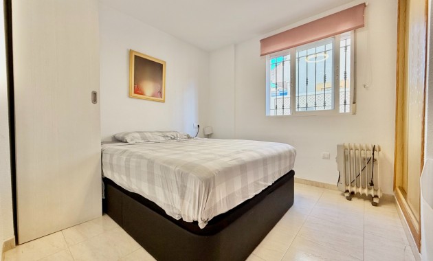 Venta - Chalet -
El Algar 