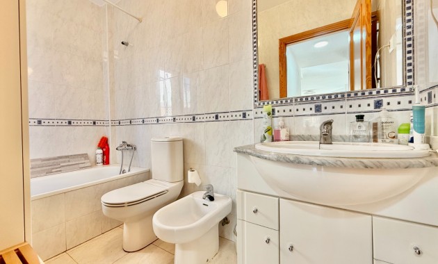 Venta - Chalet -
El Algar 