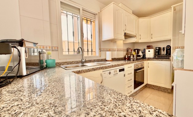 Venta - Chalet -
El Algar 