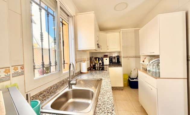 Venta - Chalet -
El Algar 