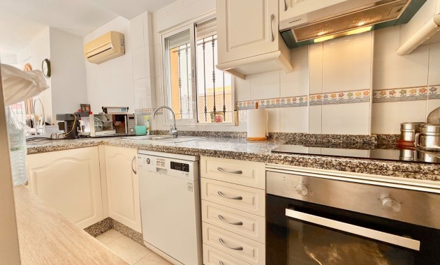 Venta - Chalet -
El Algar 