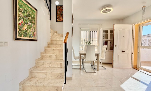 Venta - Chalet -
El Algar 