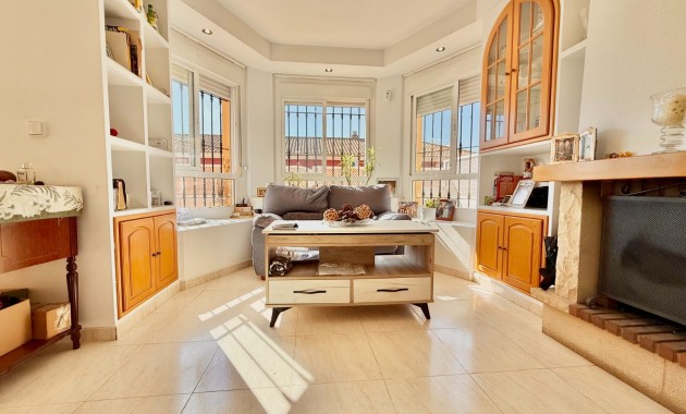 Venta - Chalet -
El Algar 