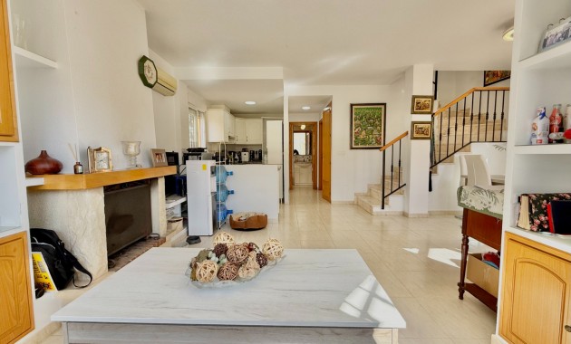 Venta - Chalet -
El Algar 