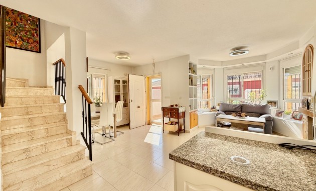 Venta - Chalet -
El Algar 