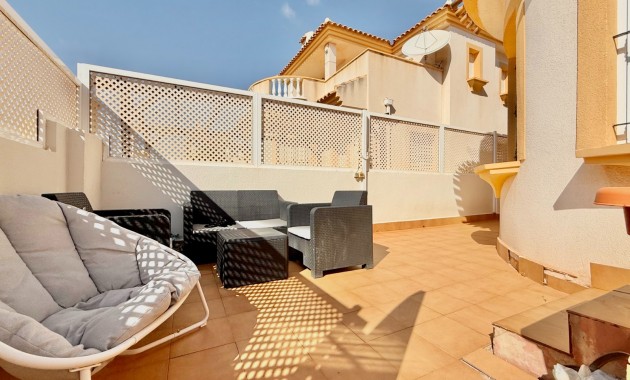 Venta - Chalet -
El Algar 