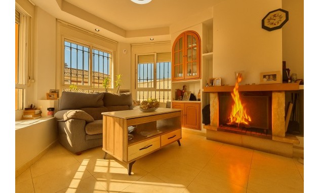 Venta - Chalet -
El Algar 