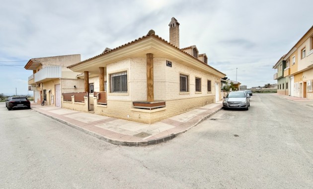 Venta - Chalet -
Los Martínez del Puerto 