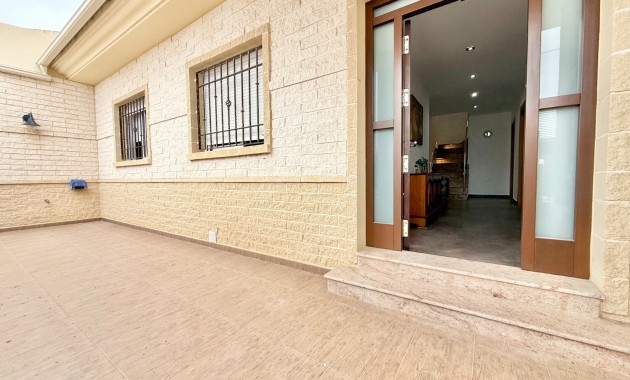 Venta - Chalet -
Los Martínez del Puerto 