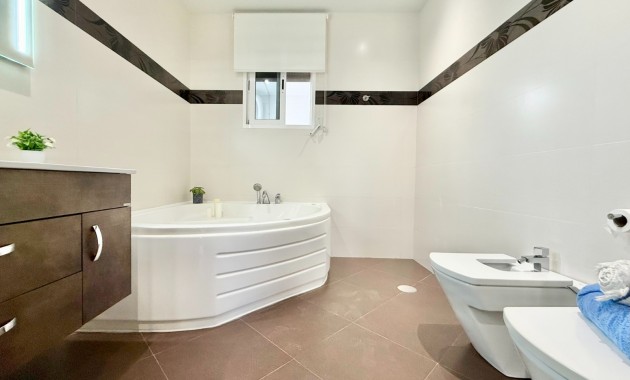 Venta - Chalet -
Los Martínez del Puerto 