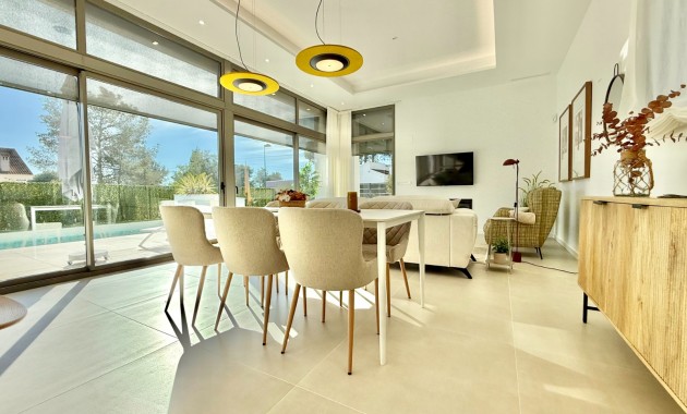 Venta - Villa -
Pilar de la Horadada - Pinar de Campoverde 