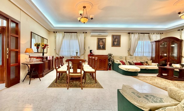 Venta - Villa -
Torrevieja - Torrevieja 