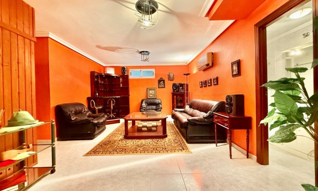 Venta - Villa -
Torrevieja - Torrevieja 