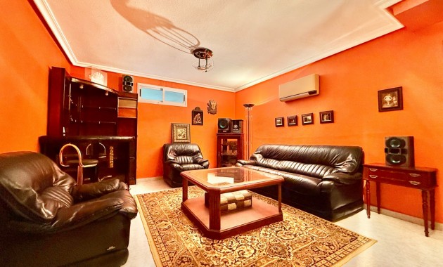 Venta - Villa -
Torrevieja - Torrevieja 