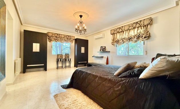 Venta - Villa -
Torrevieja - Torrevieja 