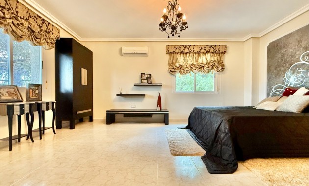 Venta - Villa -
Torrevieja - Torrevieja 