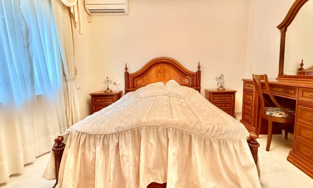 Venta - Villa -
Torrevieja - Torrevieja 