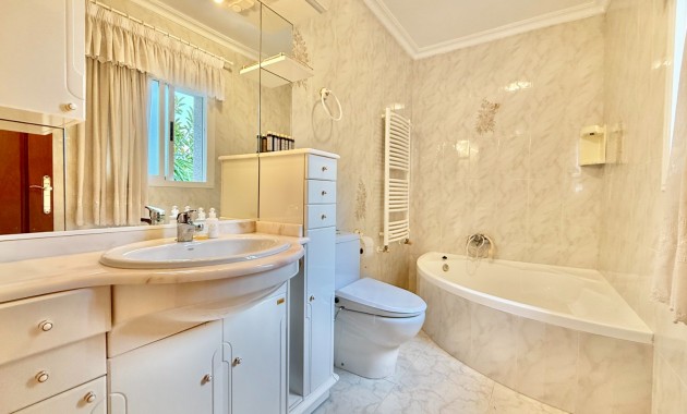 Venta - Villa -
Torrevieja - Torrevieja 