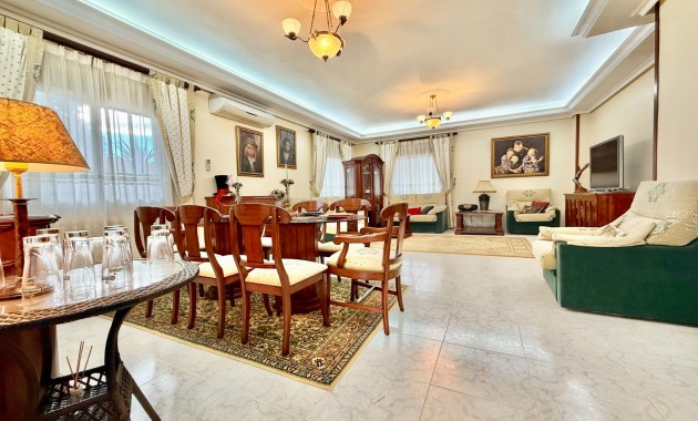 Venta - Villa -
Torrevieja - Torrevieja 