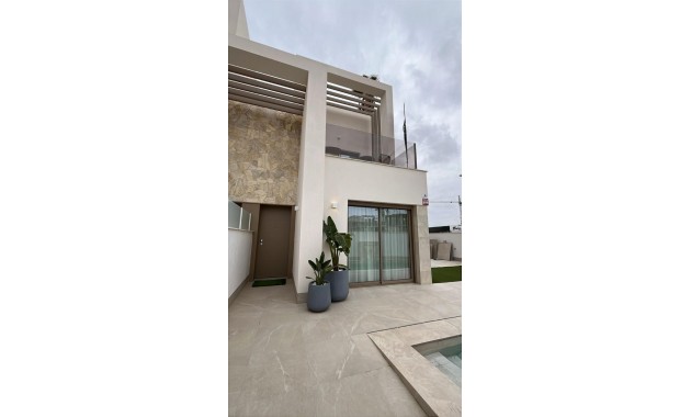 Venta - Villa -
Los Alcázares