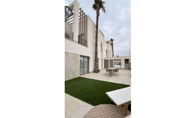 Venta - Villa -
Los Alcázares